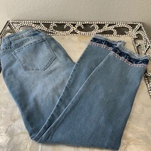 EARL JEANS WOMEN’S SKINNY ANKLE 70s VIBE EMBROIDERY, LIGHT WASH DENIM & PINK, 6